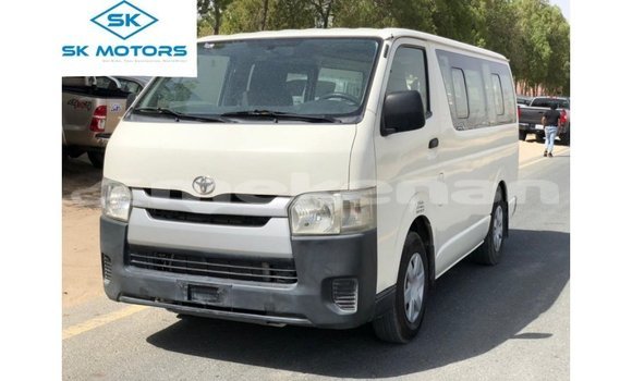Buy Import Toyota Hiace White Car in Import - Dubai in Aragatsotn
