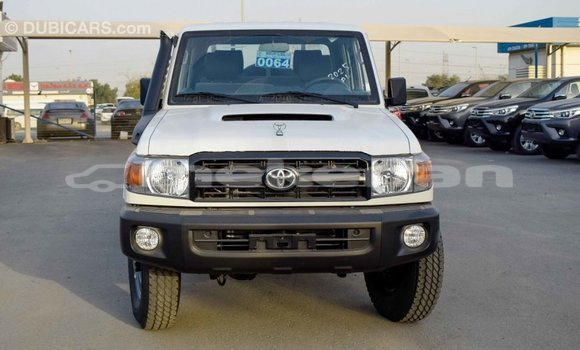 Buy Import Toyota Land Cruiser White Car in Import - Dubai in Aragatsotn Buy Import Toyota Land Cruiser White Car in Import - Dubai in Aragatsotn