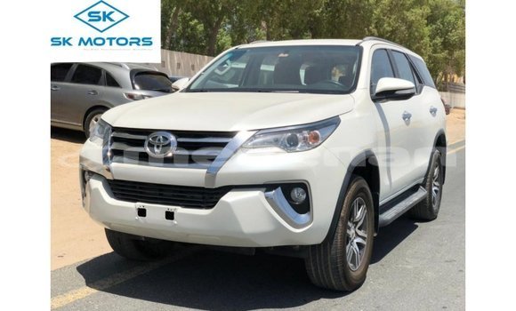 Buy Import Toyota Fortuner White Car in Import - Dubai in Aragatsotn
