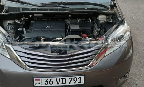 Buy Used Toyota Sienna Other Car in Yerevan in Yerevan