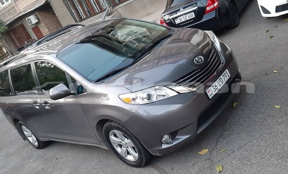 Buy Used Toyota Sienna Other Car in Yerevan in Yerevan Buy Used Toyota Sienna Other Car in Yerevan in Yerevan