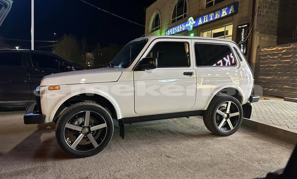 Buy Used Nissan NV200 White Car in Yerevan in Yerevan