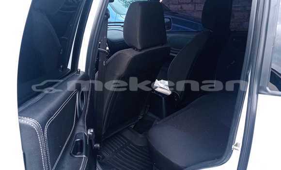 Buy Used Chevrolet Avalanche White Car in Ararat in Ararat Buy Used Chevrolet Avalanche White Car in Ararat in Ararat