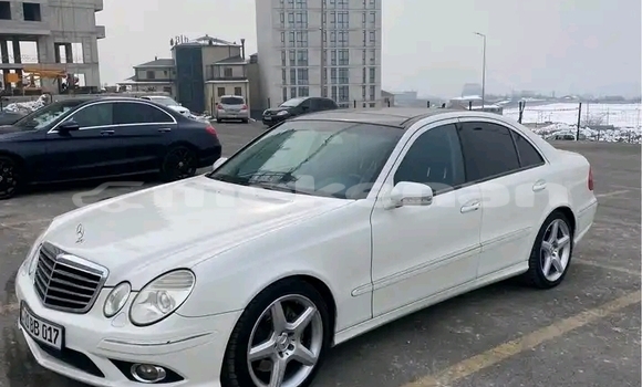 Buy Used Mercedes-Benz E-Classe White Car in Yerevan in Yerevan Buy Used Mercedes-Benz E-Classe White Car in Yerevan in Yerevan