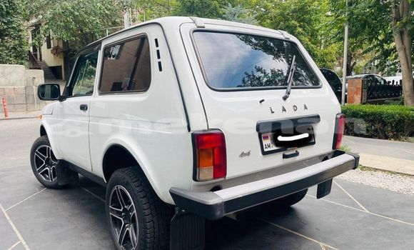 Buy Used Nissan Navara Calibre White Car in Ararat in Ararat Buy Used Nissan Navara Calibre White Car in Ararat in Ararat