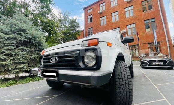 Buy Used Nissan Navara Calibre White Car in Ararat in Ararat Buy Used Nissan Navara Calibre White Car in Ararat in Ararat