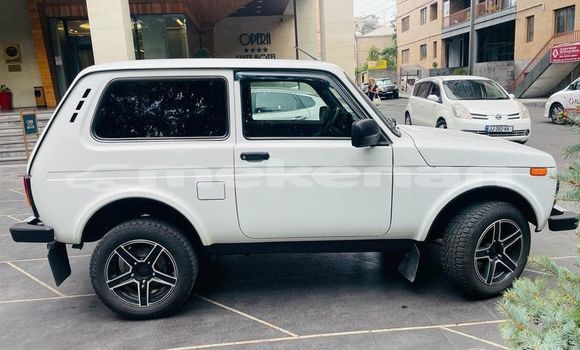 Buy Used Nissan Navara Calibre White Car in Ararat in Ararat Buy Used Nissan Navara Calibre White Car in Ararat in Ararat