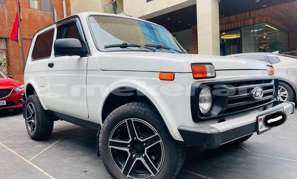 Buy Used Nissan Navara Calibre White Car in Ararat in Ararat Buy Used Nissan Navara Calibre White Car in Ararat in Ararat