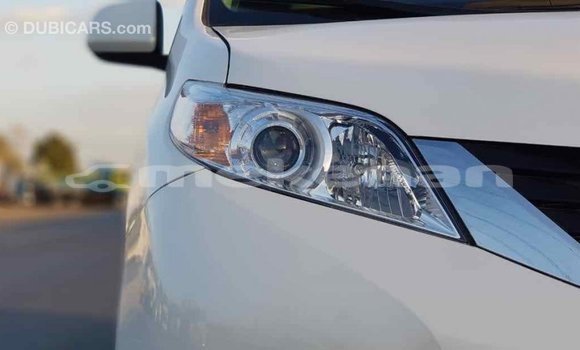 Buy Import Toyota Sienna White Car in Import - Dubai in Aragatsotn Buy Import Toyota Sienna White Car in Import - Dubai in Aragatsotn