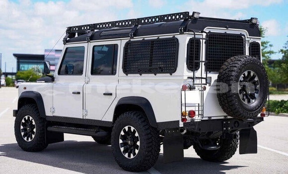 Buy Used Land Rover Defender White Car in Yerevan in Yerevan Buy Used Land Rover Defender White Car in Yerevan in Yerevan