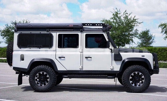 Buy Used Land Rover Defender White Car in Yerevan in Yerevan Buy Used Land Rover Defender White Car in Yerevan in Yerevan