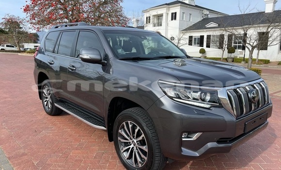 Buy Used Toyota Land Cruiser Prado Blue Car in Yerevan in Yerevan Buy Used Toyota Land Cruiser Prado Blue Car in Yerevan in Yerevan