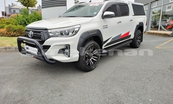 Buy Used Toyota Hilux White Car in Yerevan in Yerevan
