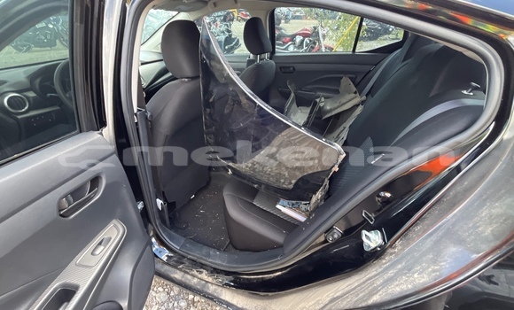 Buy Used Nissan Versa Black Car in Ararat in Ararat Buy Used Nissan Versa Black Car in Ararat in Ararat