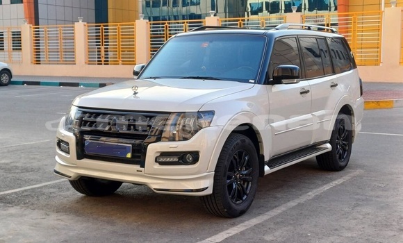 Buy Used Mitsubishi Pajero White Car in Yerevan in Yerevan Buy Used Mitsubishi Pajero White Car in Yerevan in Yerevan