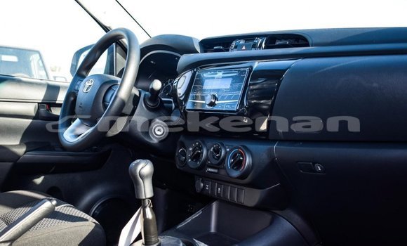 Buy Import Toyota Hilux White Car in Import - Dubai in Aragatsotn Buy Import Toyota Hilux White Car in Import - Dubai in Aragatsotn