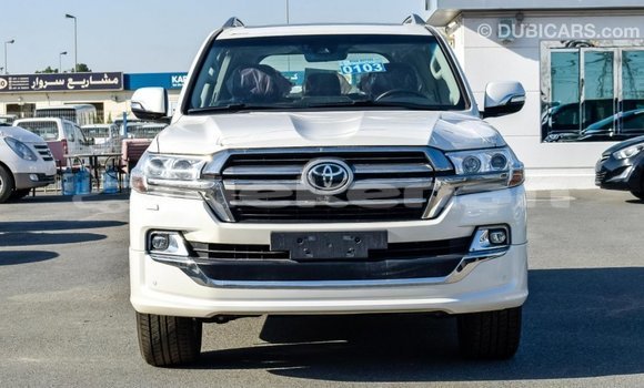 Buy Import Toyota Land Cruiser White Car in Import - Dubai in Aragatsotn Buy Import Toyota Land Cruiser White Car in Import - Dubai in Aragatsotn