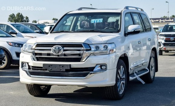 Buy Import Toyota Land Cruiser White Car in Import - Dubai in Aragatsotn Buy Import Toyota Land Cruiser White Car in Import - Dubai in Aragatsotn