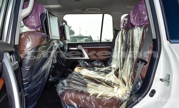 Buy Import Toyota Land Cruiser White Car in Import - Dubai in Aragatsotn Buy Import Toyota Land Cruiser White Car in Import - Dubai in Aragatsotn