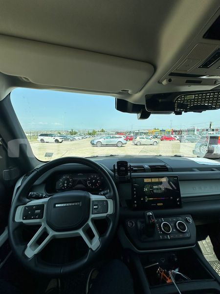 Big with watermark land rover defender yerevan yerevan 5589
