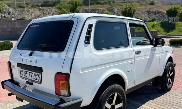 Buy Used Lada Niva White Car in Abovyan in Kotaik Buy Used Lada Niva White Car in Abovyan in Kotaik