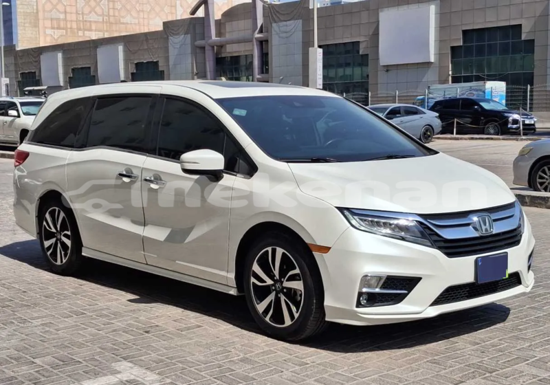 Big with watermark honda odyssey lori tashir 5721