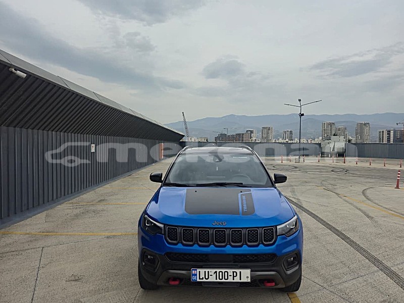 Big with watermark jeep compass lori alaverdi 5723