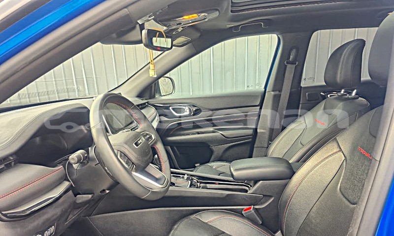 Big with watermark jeep compass lori alaverdi 5723