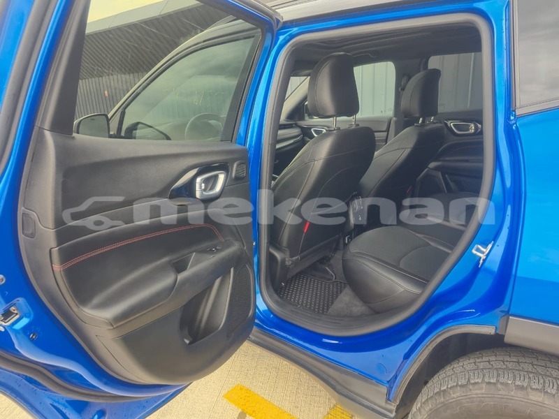 Big with watermark jeep compass lori alaverdi 5723