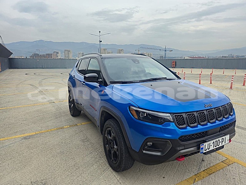 Big with watermark jeep compass lori alaverdi 5723