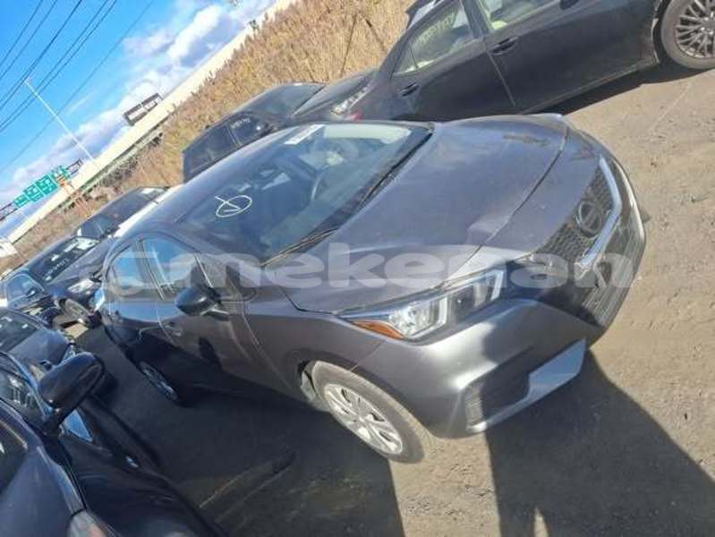 Big with watermark nissan versa lori alaverdi 5772