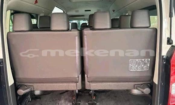 Buy Used Toyota Hiace White Car in Yerevan in Yerevan Buy Used Toyota Hiace White Car in Yerevan in Yerevan