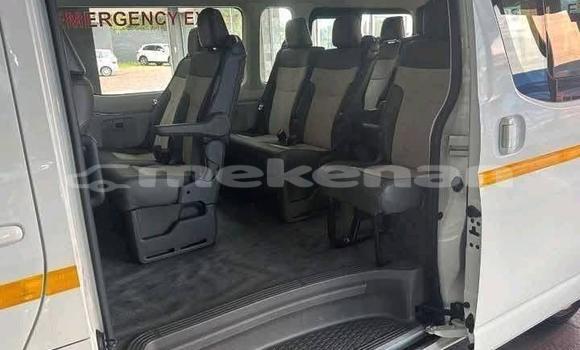 Buy Used Toyota Hiace White Car in Yerevan in Yerevan Buy Used Toyota Hiace White Car in Yerevan in Yerevan