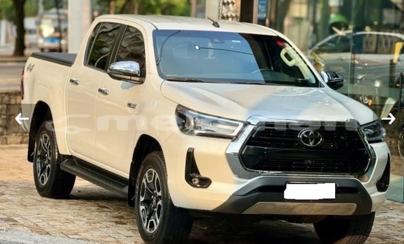 Buy Used Toyota Hilux White Car in Armavir in Armavir