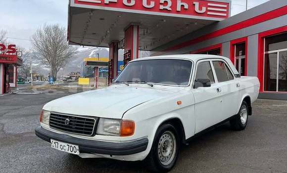 Buy Used Volkswagen Caravelle White Car in Angeghakot in Syunik