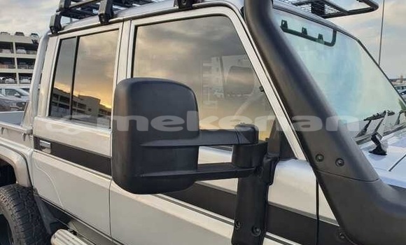 Buy Used Toyota Land Cruiser Silver Car in Alaverdi in Lori Buy Used Toyota Land Cruiser Silver Car in Alaverdi in Lori