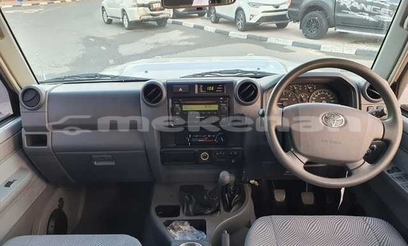 Buy Used Toyota Land Cruiser Silver Car in Alaverdi in Lori Buy Used Toyota Land Cruiser Silver Car in Alaverdi in Lori