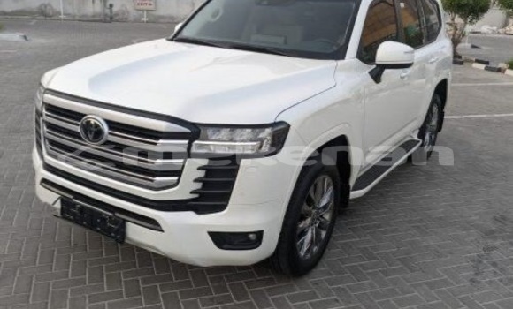 Buy Used Toyota Land Cruiser White Car in Armavir in Armavir Buy Used Toyota Land Cruiser White Car in Armavir in Armavir