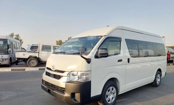 Buy Used Toyota Hiace White Car in Armavir in Armavir