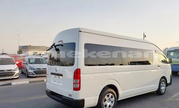 Buy Used Toyota Hiace White Car in Armavir in Armavir Buy Used Toyota Hiace White Car in Armavir in Armavir