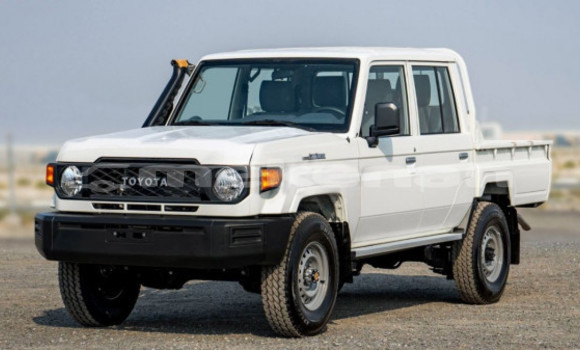 Buy Used Toyota Land Cruiser White Car in Armavir in Armavir
