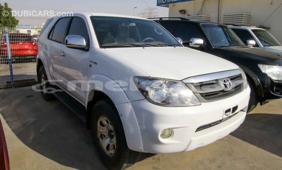 Buy Import Toyota Fortuner White Car in Import - Dubai in Aragatsotn Buy Import Toyota Fortuner White Car in Import - Dubai in Aragatsotn
