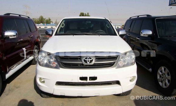 Buy Import Toyota Fortuner White Car in Import - Dubai in Aragatsotn Buy Import Toyota Fortuner White Car in Import - Dubai in Aragatsotn