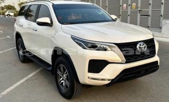 Buy Used Toyota Fortuner White Car in Armavir in Armavir