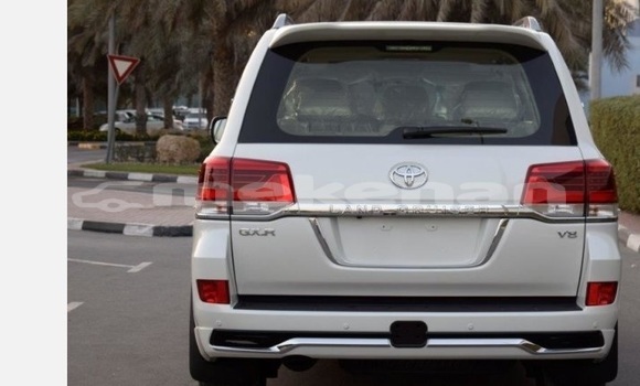 Buy Used Toyota Land Cruiser White Car in Armavir in Armavir Buy Used Toyota Land Cruiser White Car in Armavir in Armavir