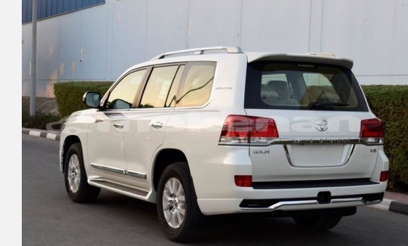 Buy Used Toyota Land Cruiser White Car in Armavir in Armavir Buy Used Toyota Land Cruiser White Car in Armavir in Armavir