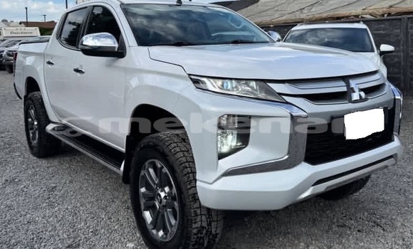 Buy Used Mitsubishi L200 White Car in Armavir in Armavir