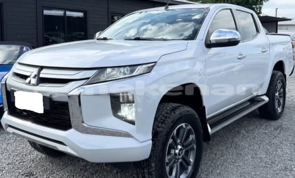 Buy Used Mitsubishi L200 White Car in Armavir in Armavir Buy Used Mitsubishi L200 White Car in Armavir in Armavir