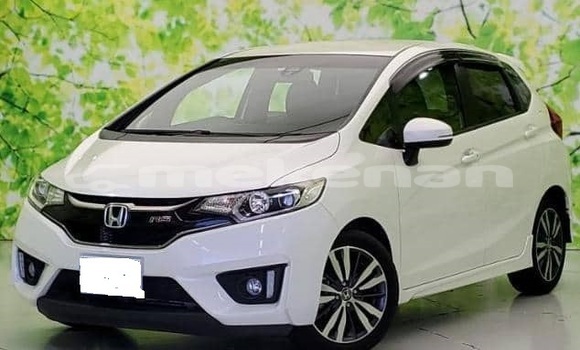 Buy Used Honda FIT White Car in Armavir in Armavir