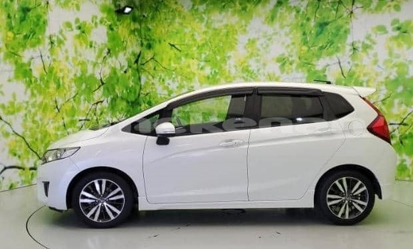 Buy Used Honda FIT White Car in Armavir in Armavir Buy Used Honda FIT White Car in Armavir in Armavir